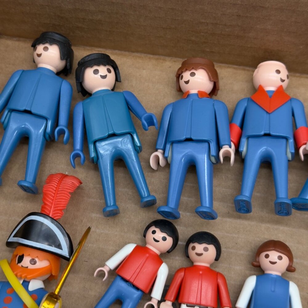 Vintage Playmobil People Accessories Lot Stop Light Hats Tools Parking Meter Etc - Picture 9 of 16